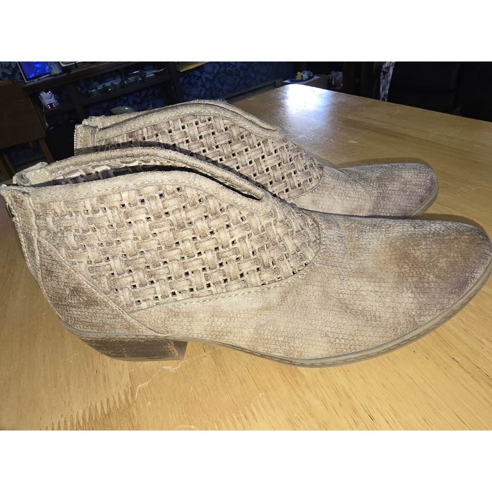 Not Rated Womens Tan Booties Size‎ 8.5